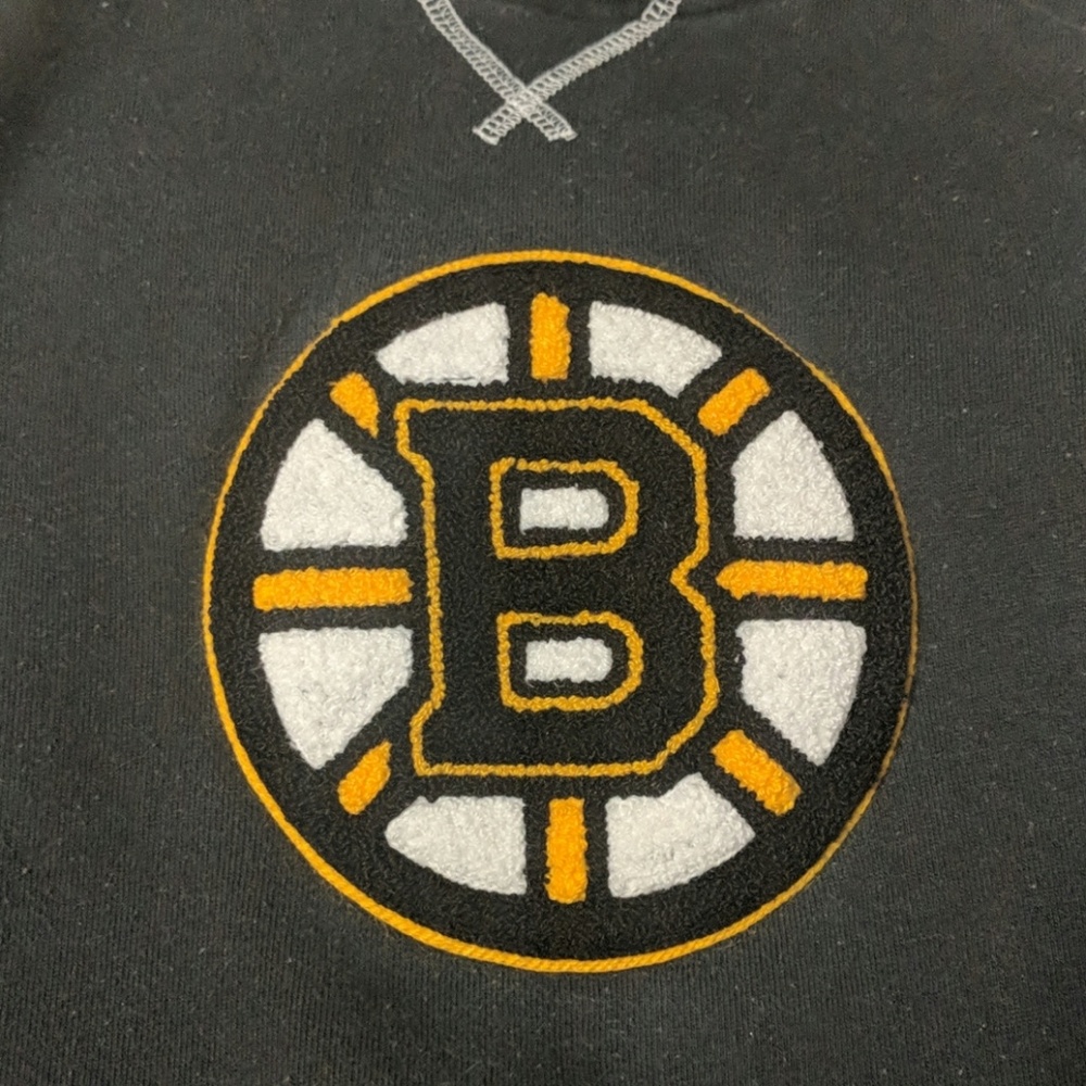 Bruins sweatshirt